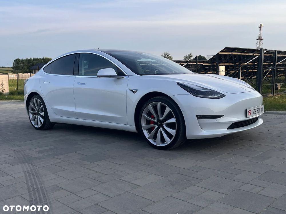 Tesla Model 3 Langstreckenbatterie Allradantrieb Dual Motor Performance - 3