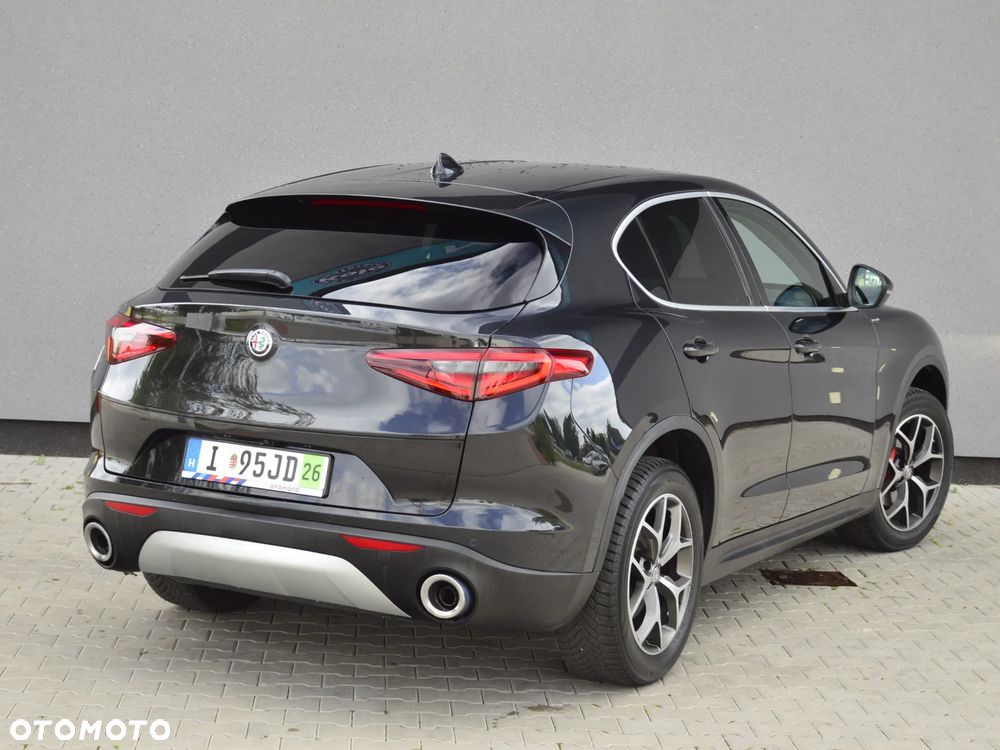 Alfa Romeo Stelvio 2.0 Turbo 16V AT8-Q4 Lusso Ti - 22