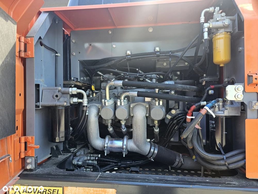 Hitachi ZX250LC-6 - 14