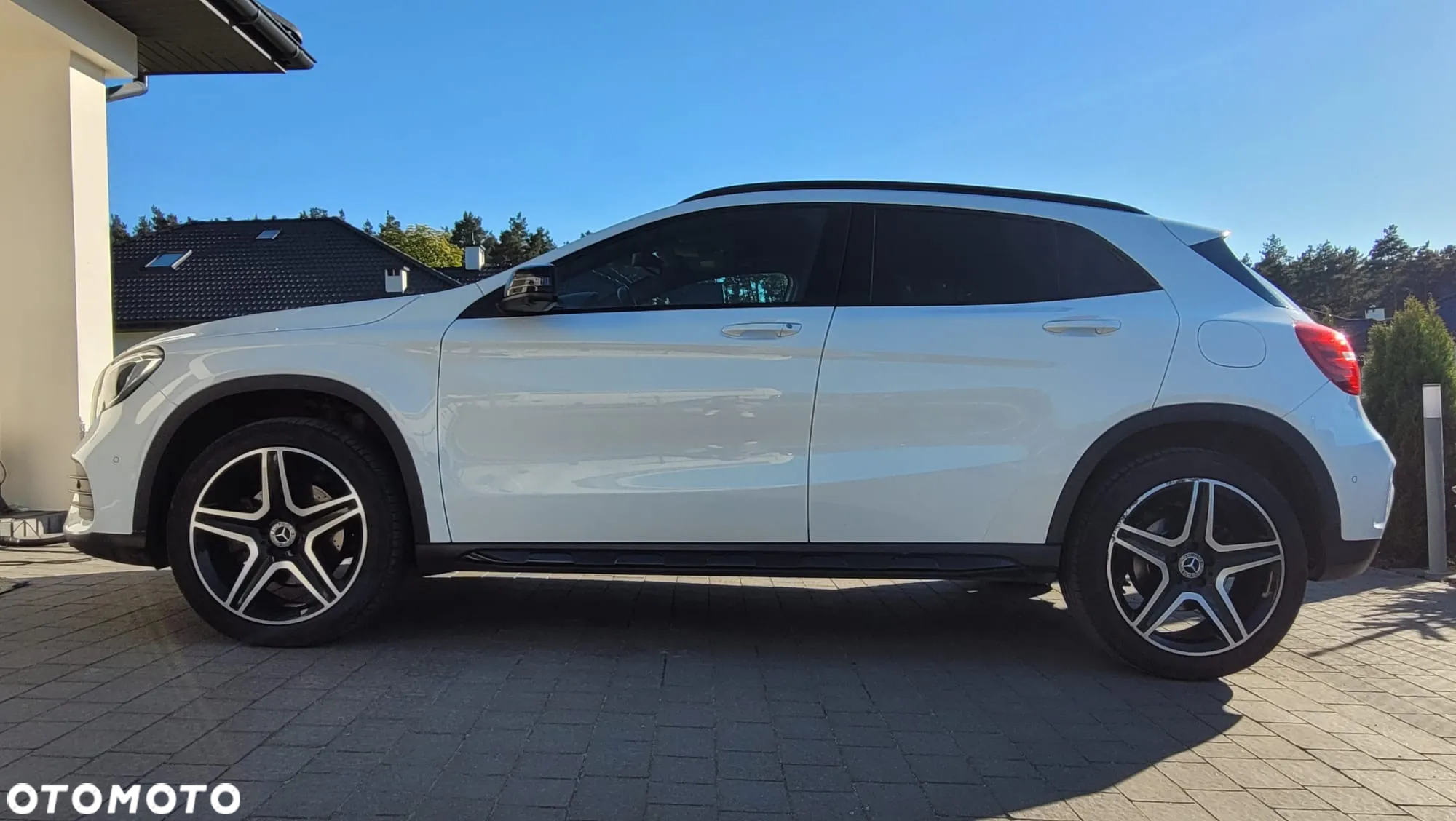 Mercedes-Benz GLA 220 4-Matic AMG Line - 3