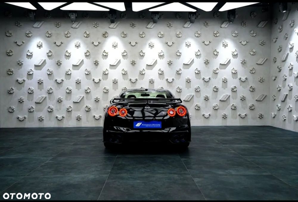 Nissan GT-R - 6