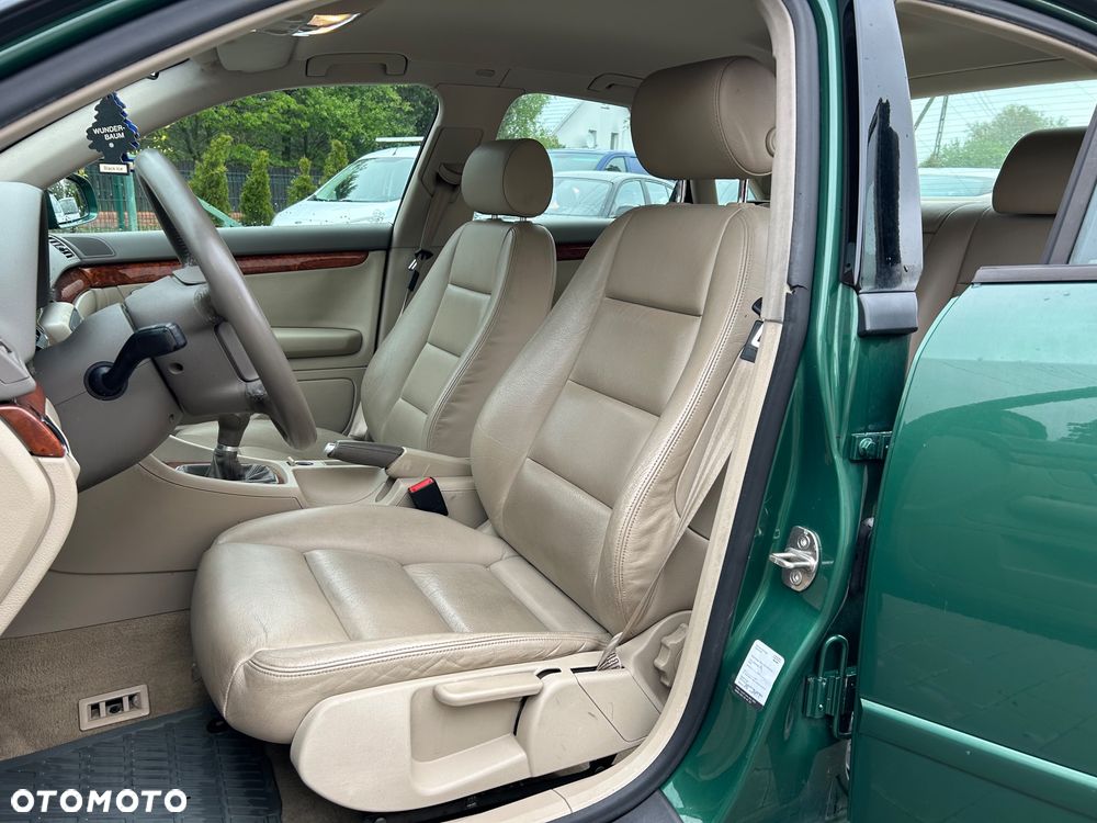 Audi A4 Limousine - 10