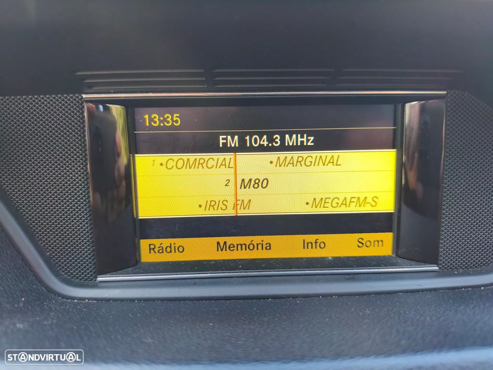 Mercedes-Benz E 200 CDI DPF BlueEFFICIENCY Auto Elegance - 23