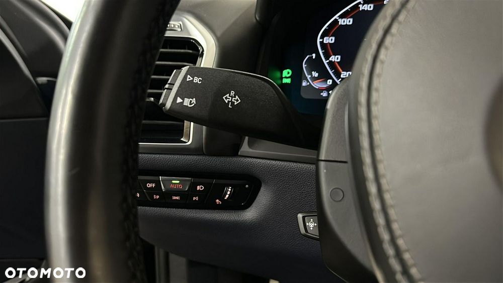 BMW Seria 8 - 24