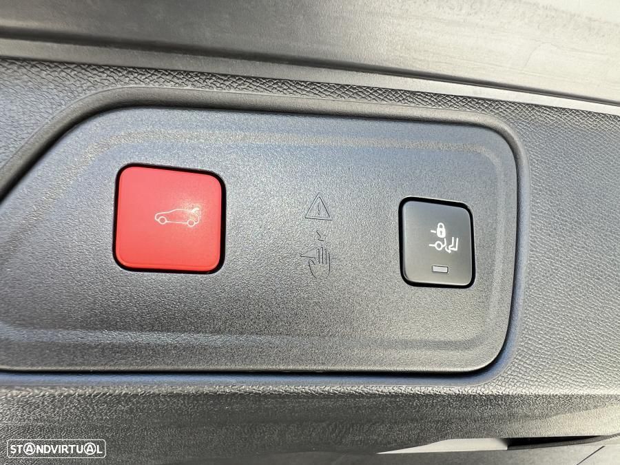 Peugeot 3008 1.6 Hybrid4 GT Pack e-EAT8 - 60