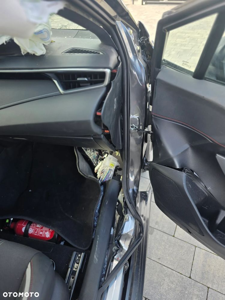 Toyota Corolla 1.8 Hybrid GR Sport - 18