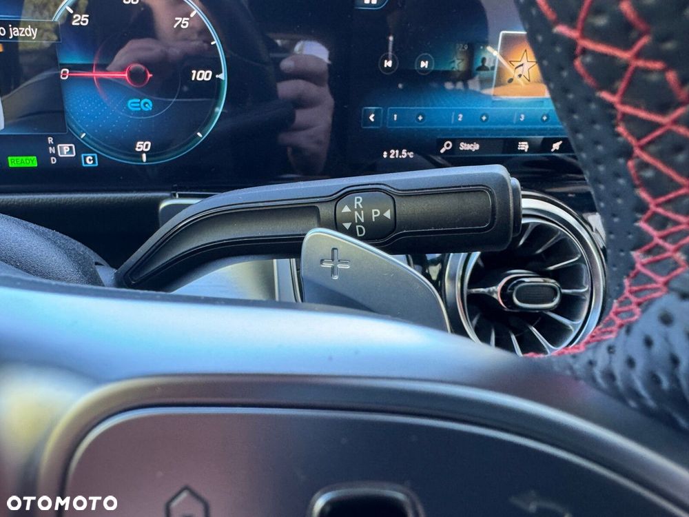 Mercedes-Benz EQB 300 66.5kWh 4-Matic AMG Line 7os - 25