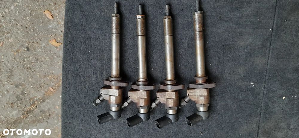 Ford Citroen Peugeot Volvo 2.0 HDI 2.0 TDCI  Wtryskiwacz Wtryski Simens 9657144580 kat 6 - 4