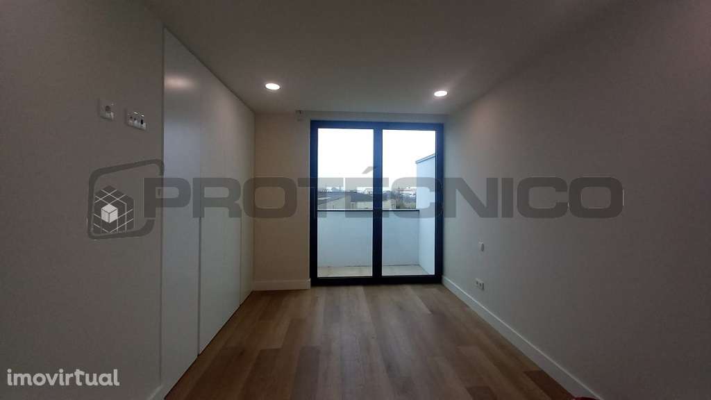 Moradia T3 Geminada – Aradas - PRONTA A HABITAR! - Grande imagem: 4/10