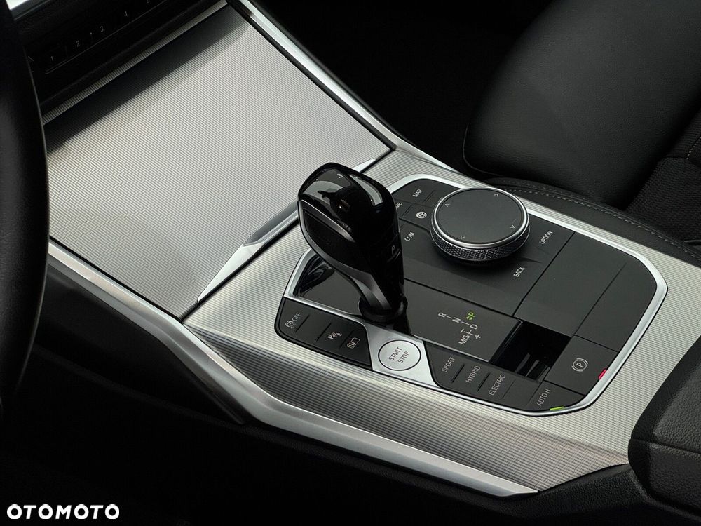 BMW Seria 3 320e Sport Line - 9