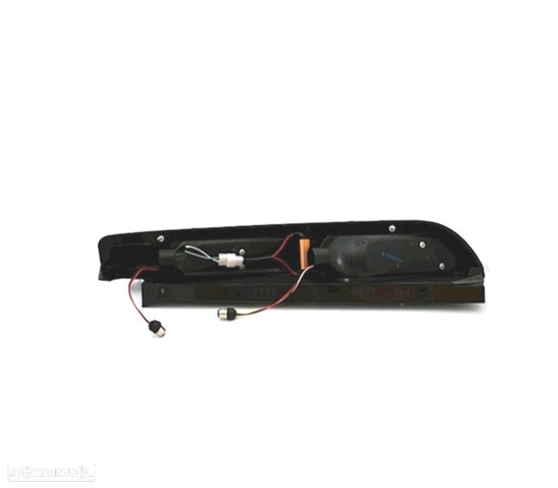 FAROLINS TRASEIROS LED FORD FOCUS PRETO ESCURECIDOS - 2