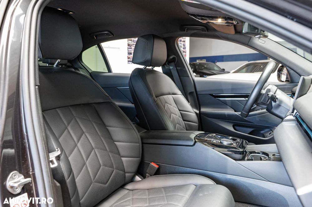 BMW Seria 5 520d AT MHEV - 30