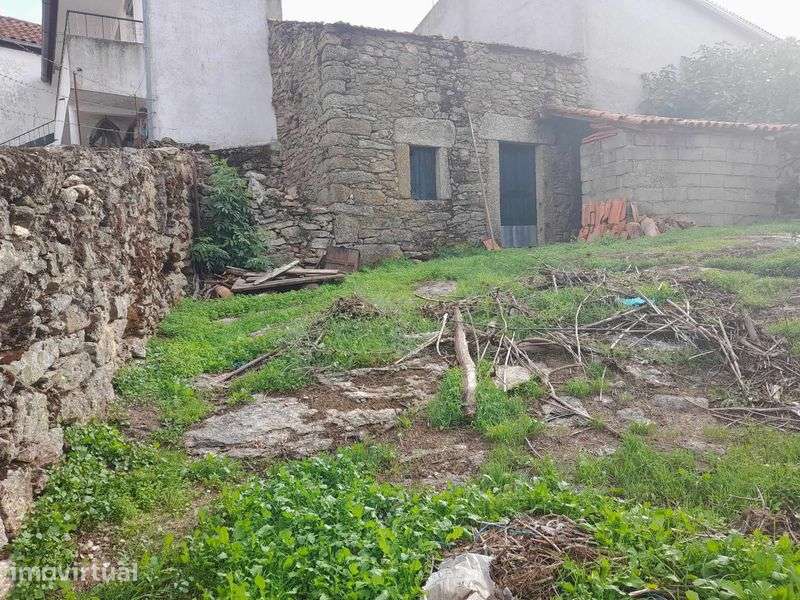 Casa de Aldeia,com terreno. - Grande imagem: 2/5