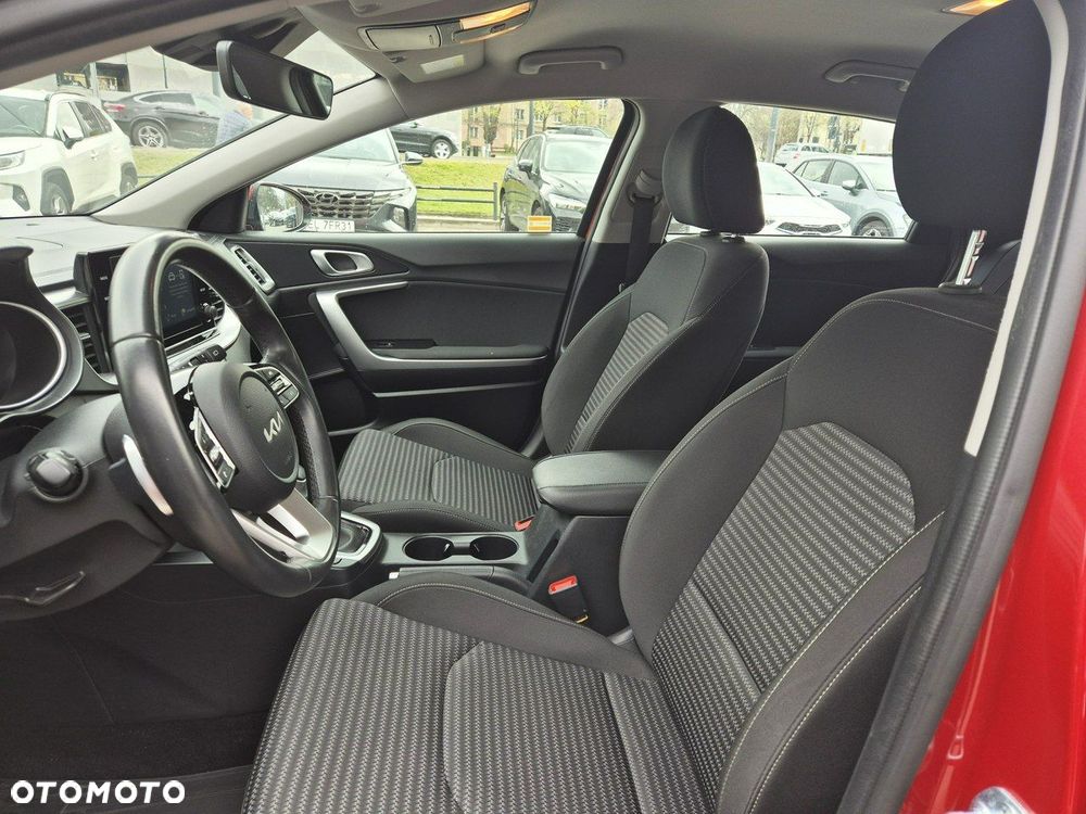 Kia Ceed 1.5 T-GDI M DCT - 11