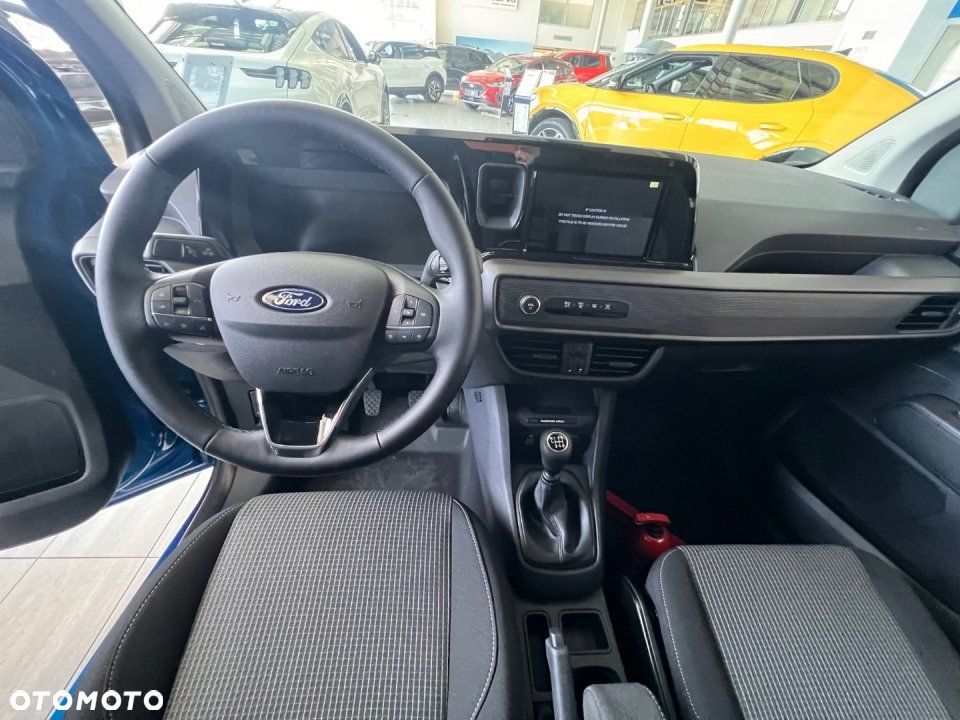 Ford Transit Courier - 9