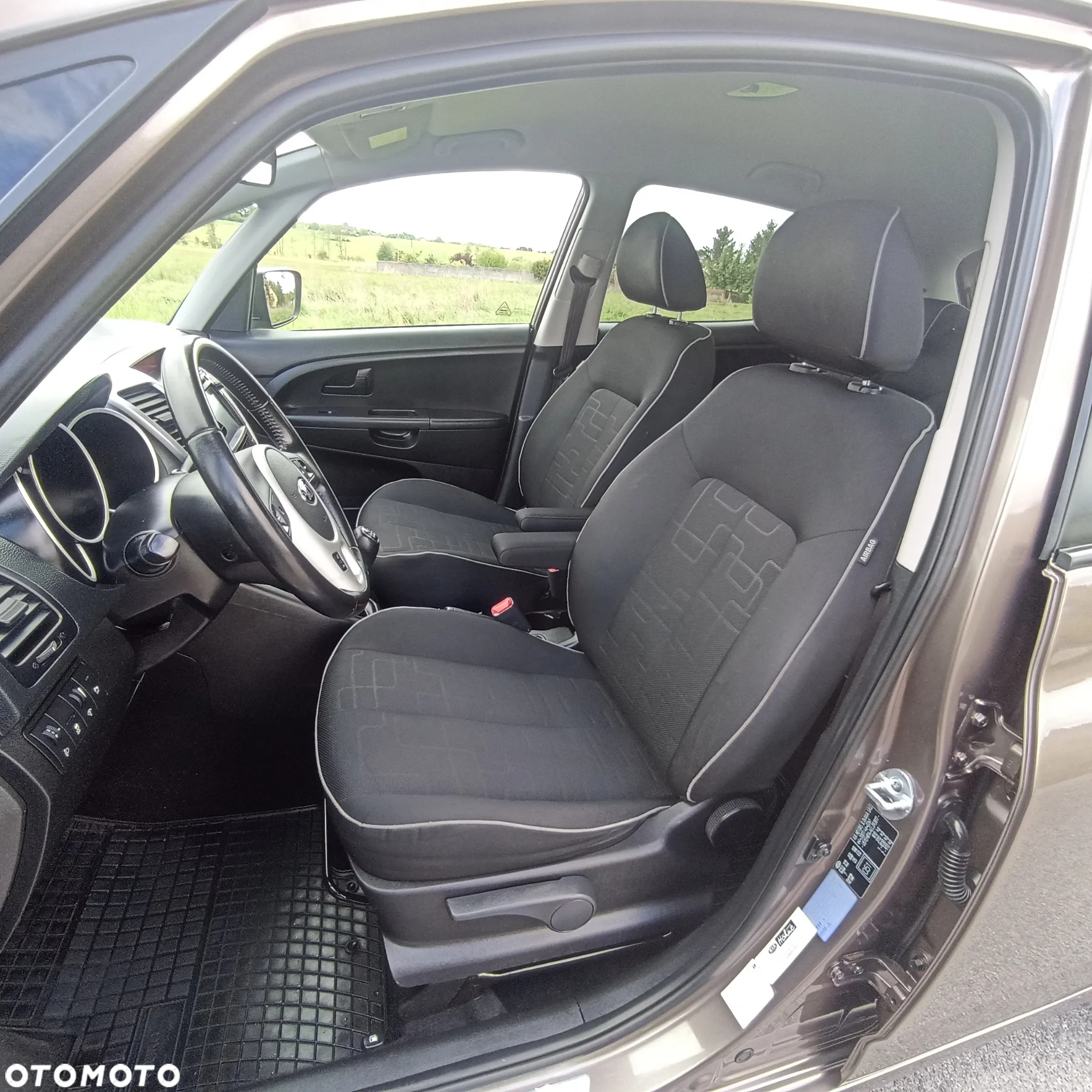 Kia Venga 1.6 CRDi 128 Titanium Collection - 11