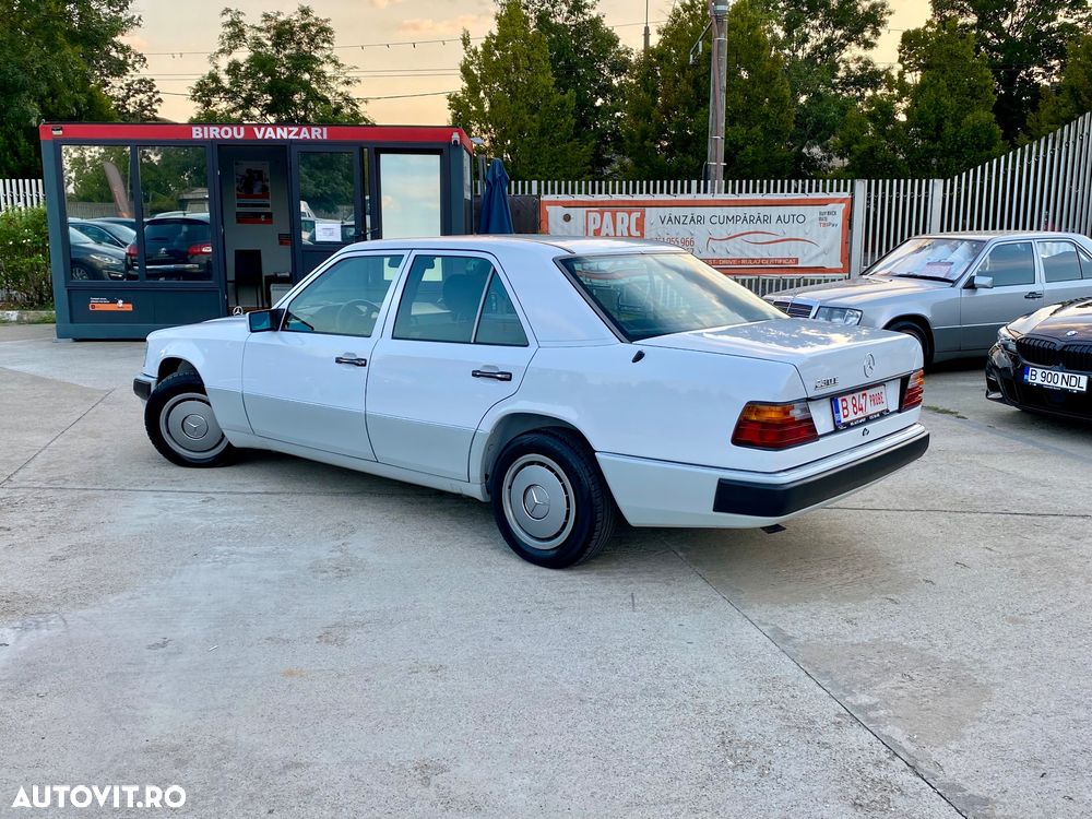 Mercedes-Benz W124 - 17