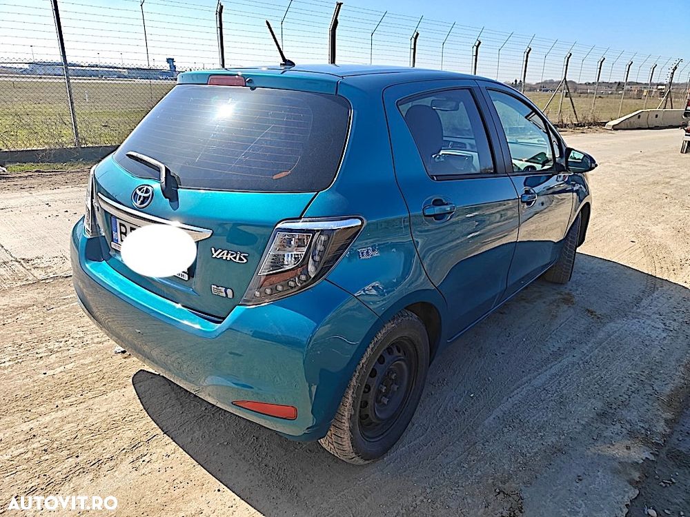 Toyota Yaris 1.5 VVT-i HSD Luna - 3