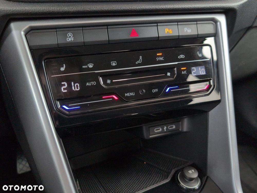 Volkswagen T-Roc 1.5 TSI Life - 29