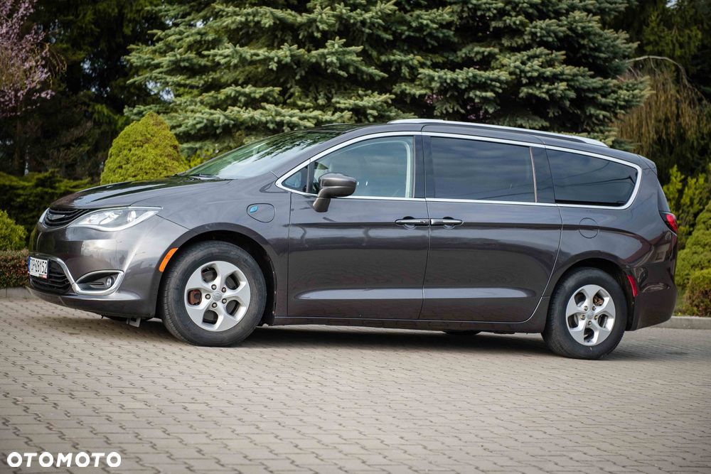Chrysler Pacifica - 4