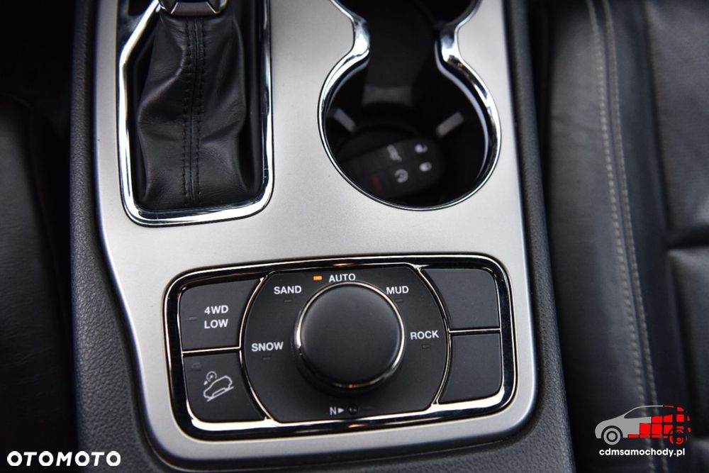 Jeep Grand Cherokee - 34