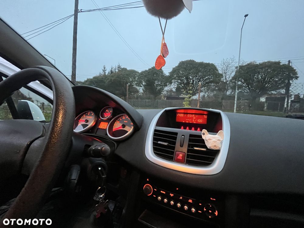 Peugeot 207 - 9