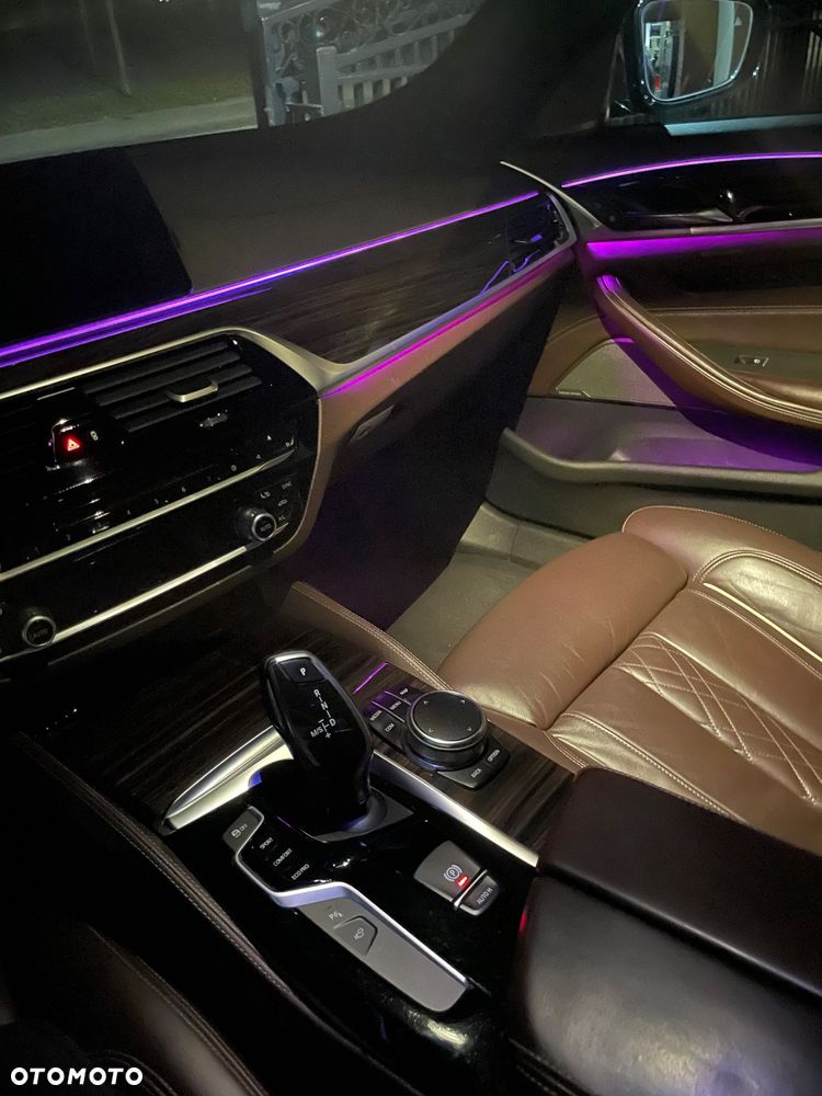 BMW Seria 5 530i GPF xDrive M Sport sport - 21