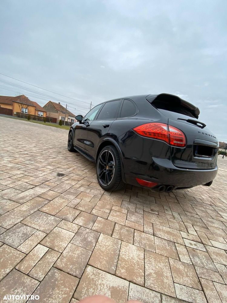 Porsche Cayenne - 10