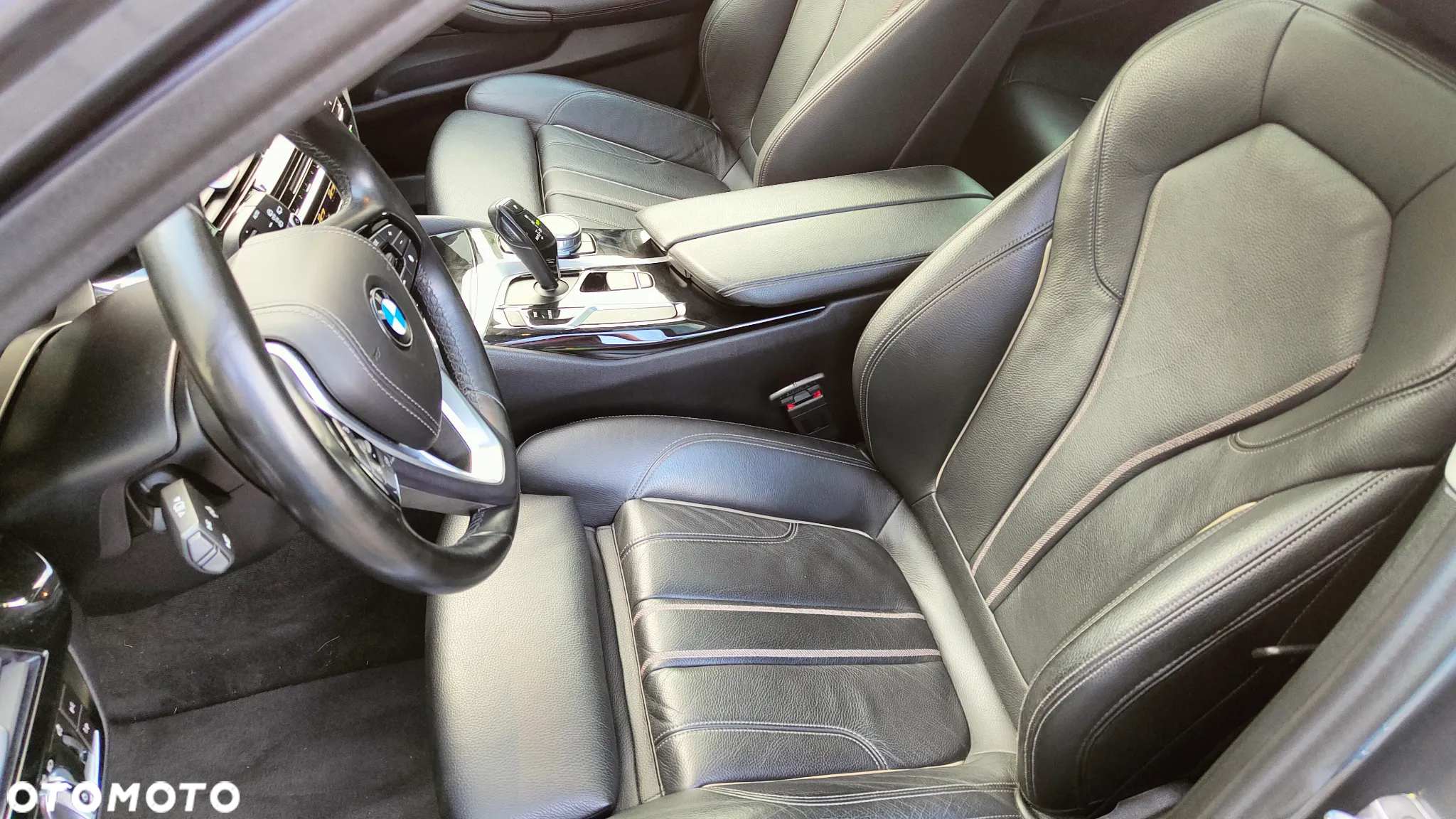 BMW Seria 5 530d xDrive Touring Sport Line - 14
