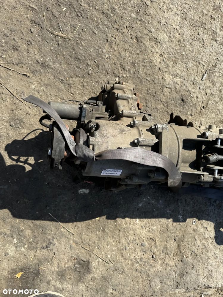 Skrzynia biegów reduktor BMW X3 E83 2.0d 2005r MANUAL  OE - 2