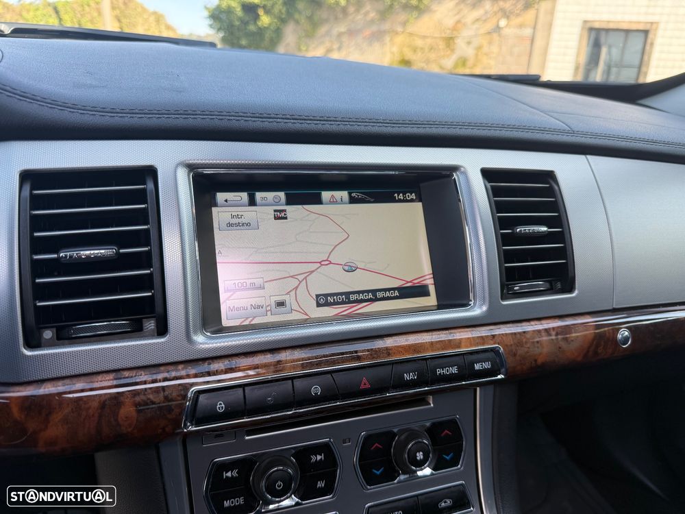 Jaguar XF 2.2 D Premium Luxury - 19