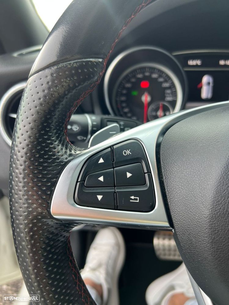 Mercedes-Benz CLA 220 - 30