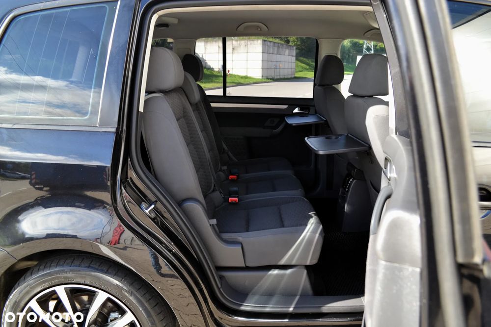 Volkswagen Touran 1.9 TDI DPF DSG Highline - 14