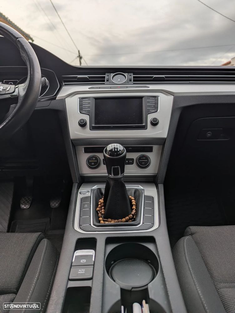 VW Passat 1.6 TDI Confortline - 13