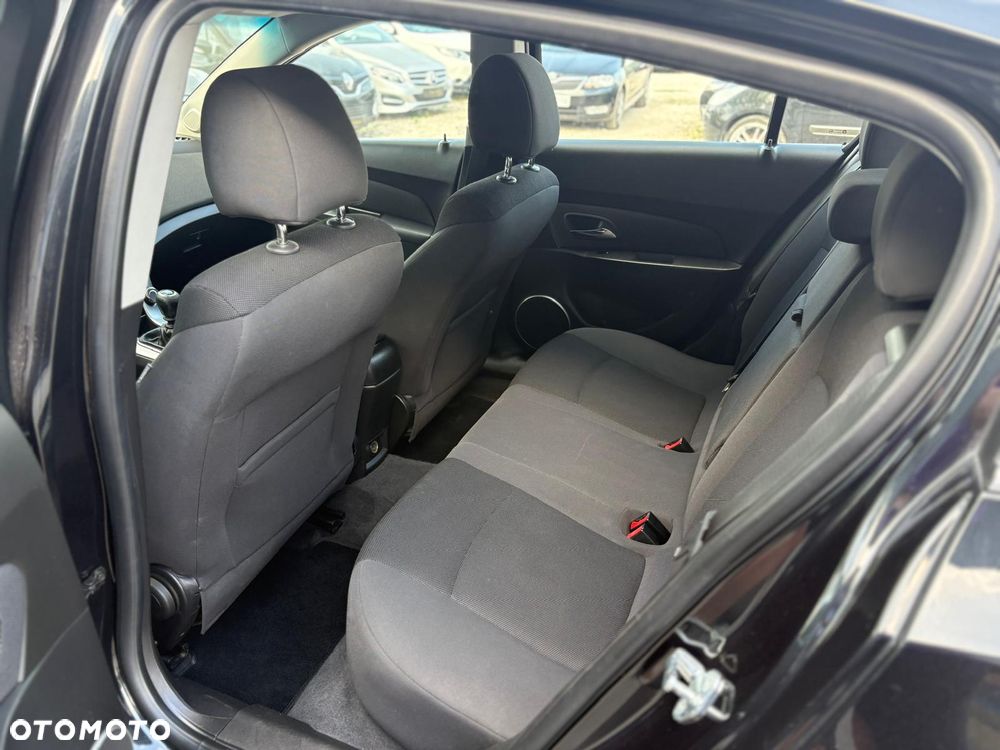 Chevrolet Cruze 1.6 - 12