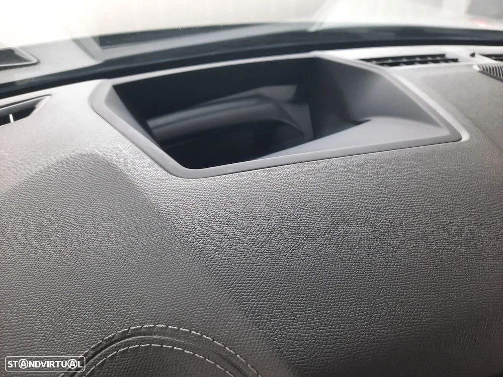 DS DS4 E-Tense Performance Line EAT8 - 17