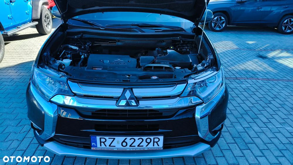Mitsubishi Outlander 2.0 Intense + 4WD CVT - 23