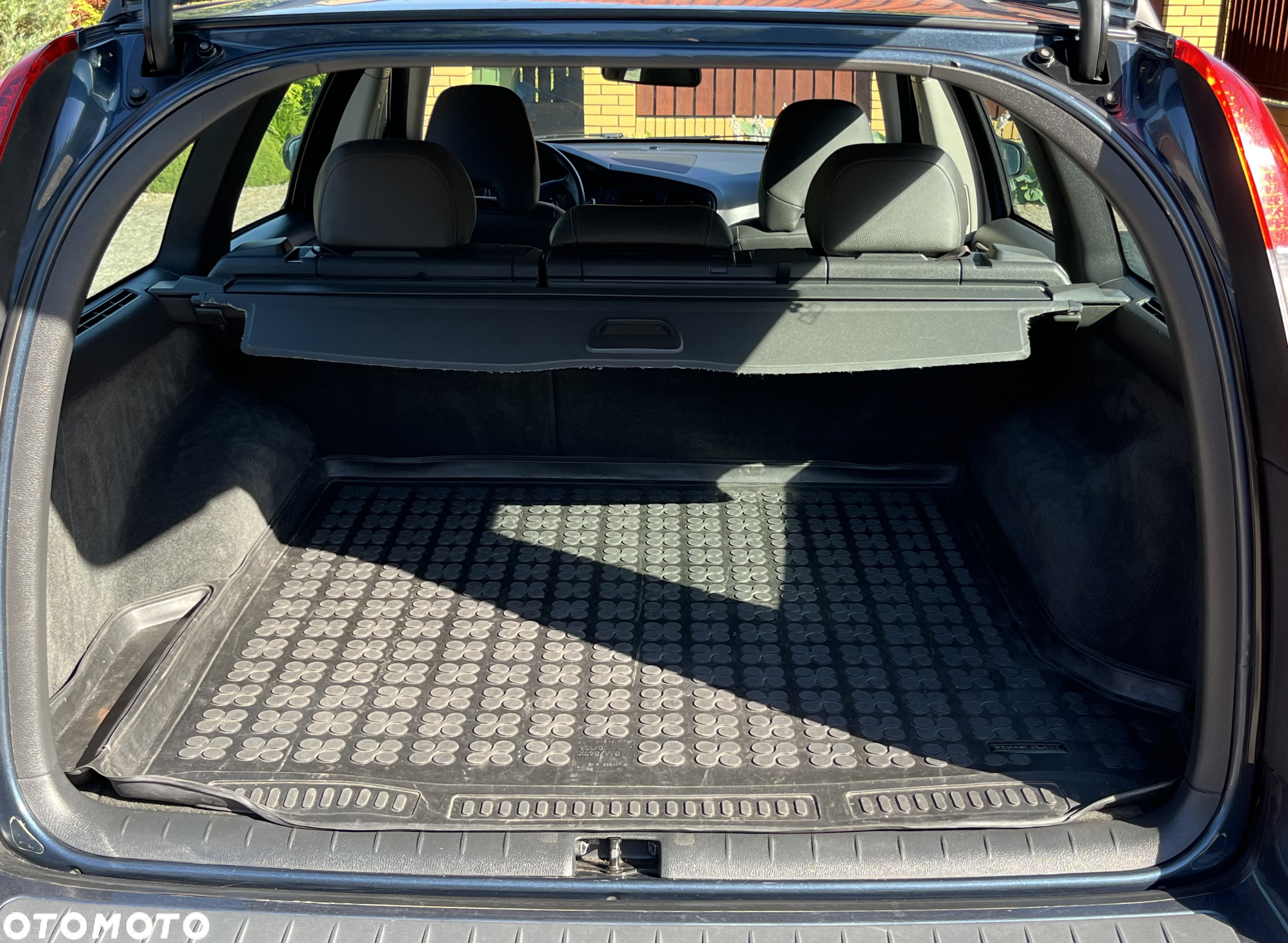 Volvo V70 2.4 D Momentum - 11