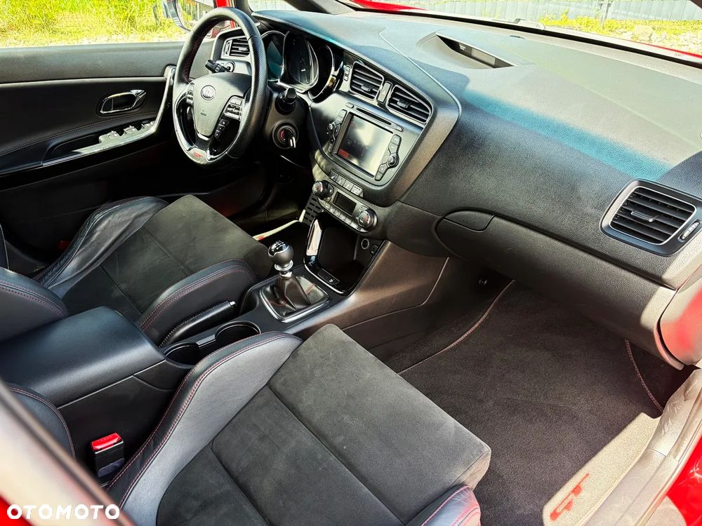 Kia Ceed 1.6 T-GDI GT - 39