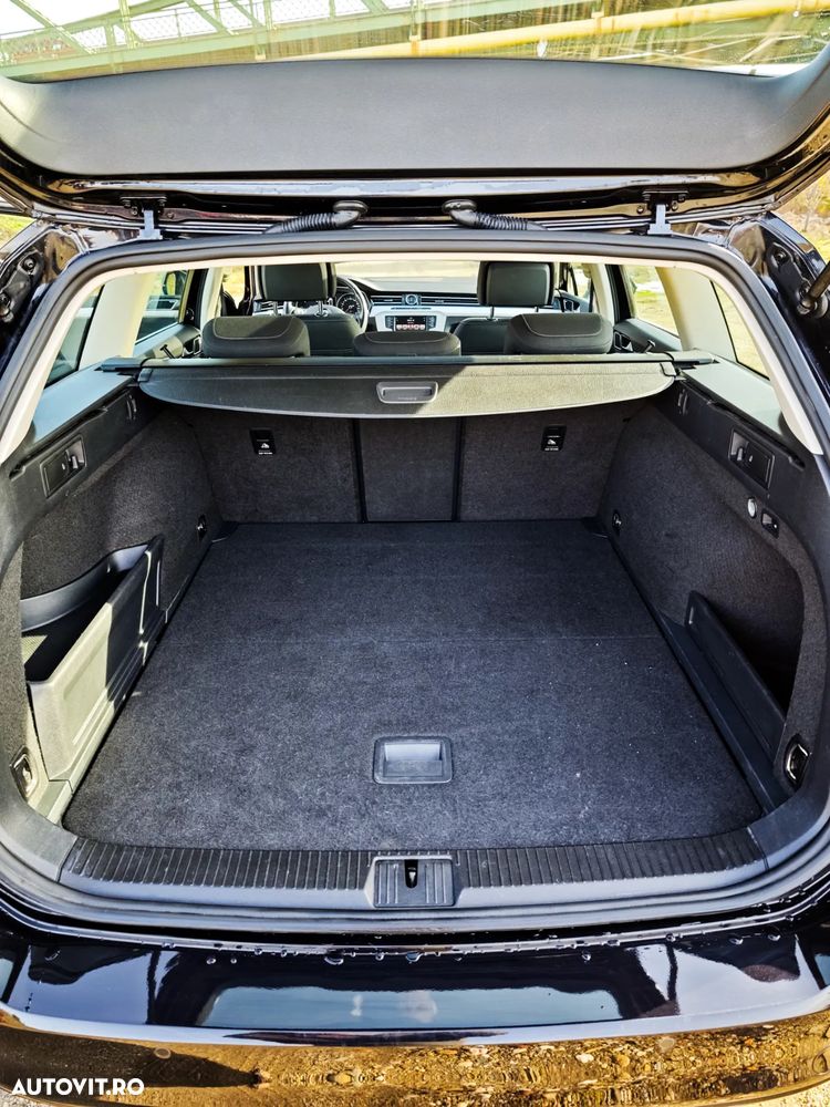 Volkswagen Passat Variant 2.0 TDI SCR 4Motion DSG Comfortline - 18