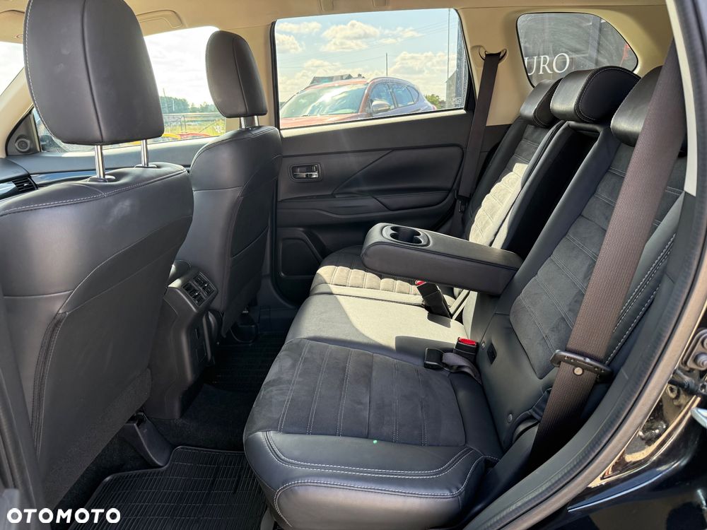 Mitsubishi Outlander 2.0 4WD CVT Diamant Edition+ - 31