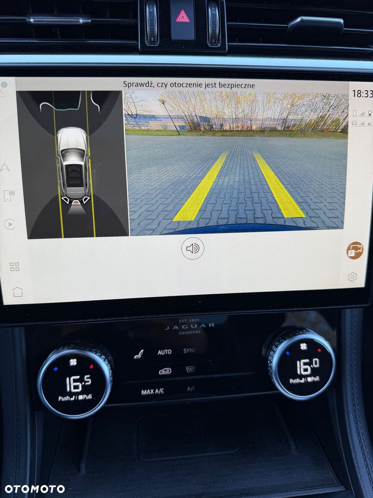 Jaguar F-Pace 2.0 D200 mHEV AWD SE - 30