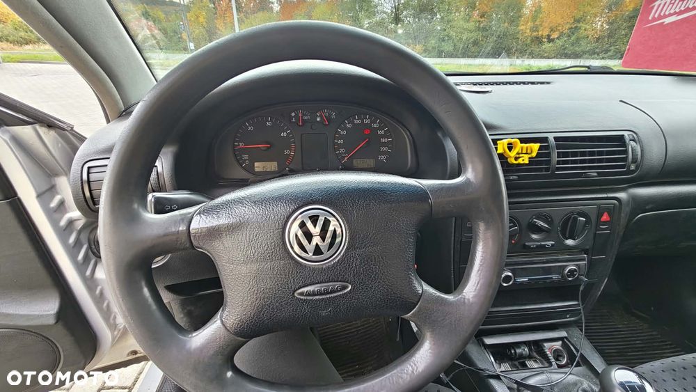 Volkswagen Passat - 9