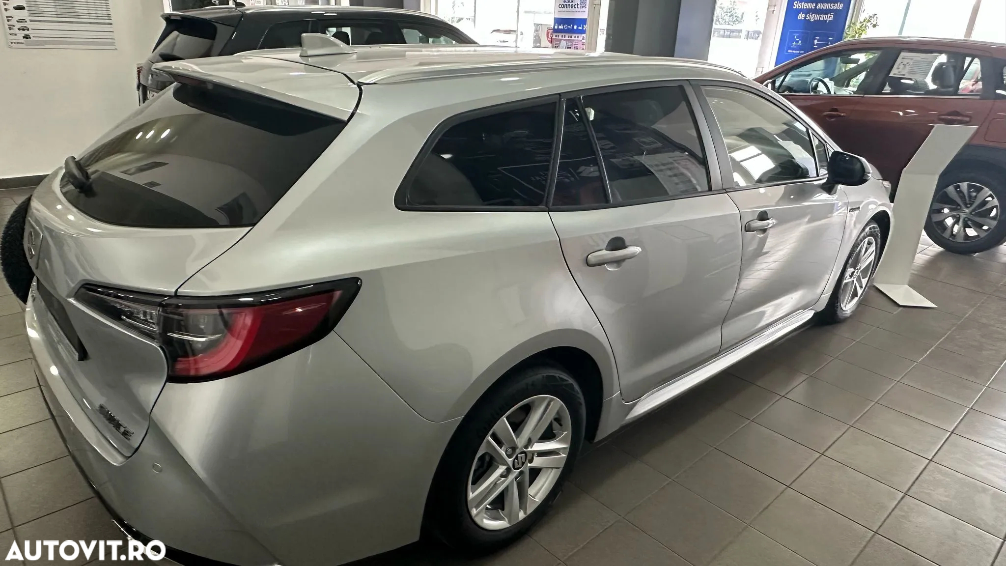 Suzuki Swace 1.8 E-CVT HEV Spirit - 4