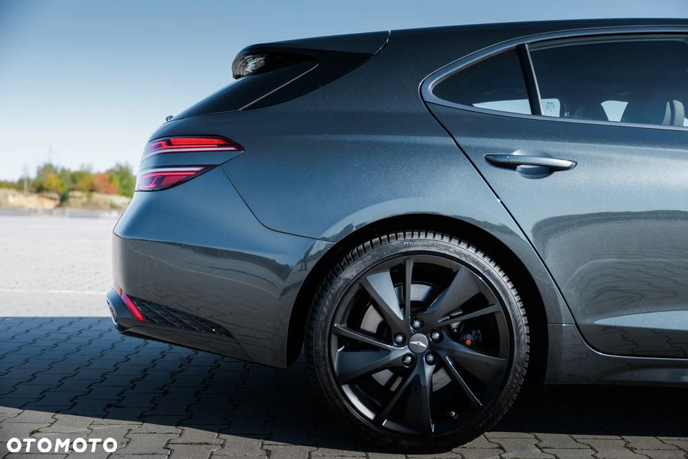 Genesis G70 2.0T Plus AWD 8AT Sport - 14