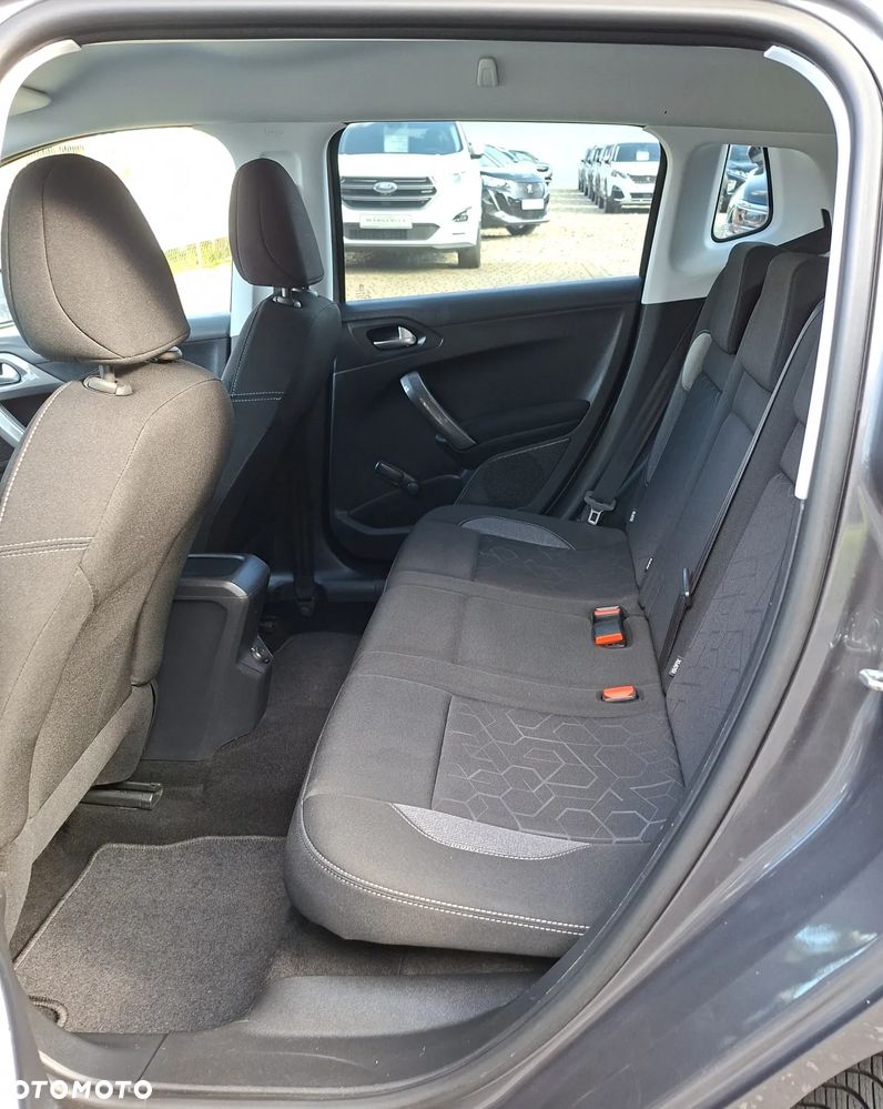 Peugeot 2008 1.6 BlueHDi Style - 11