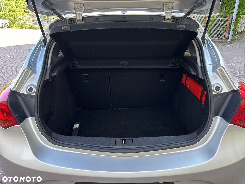 Opel Astra IV 1.6 Essentia - 21