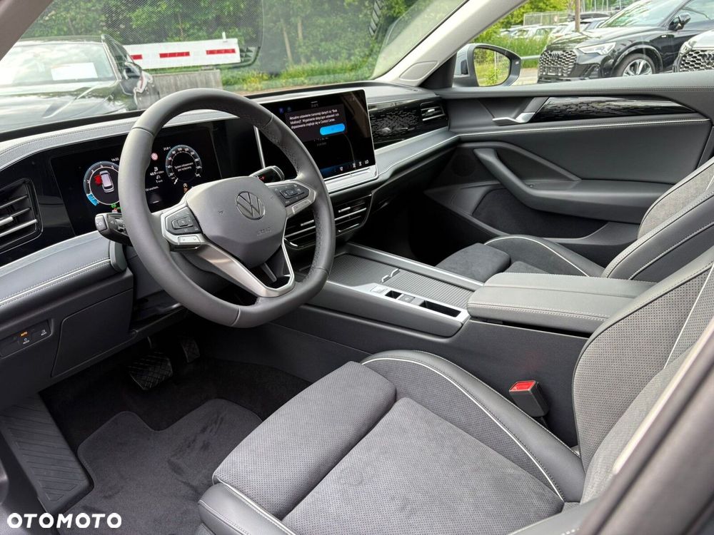 Volkswagen Passat - 12