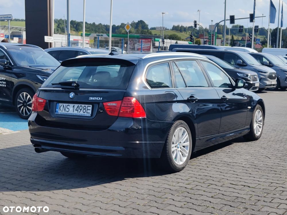 BMW Seria 3 320i Edition Exclusive - 4