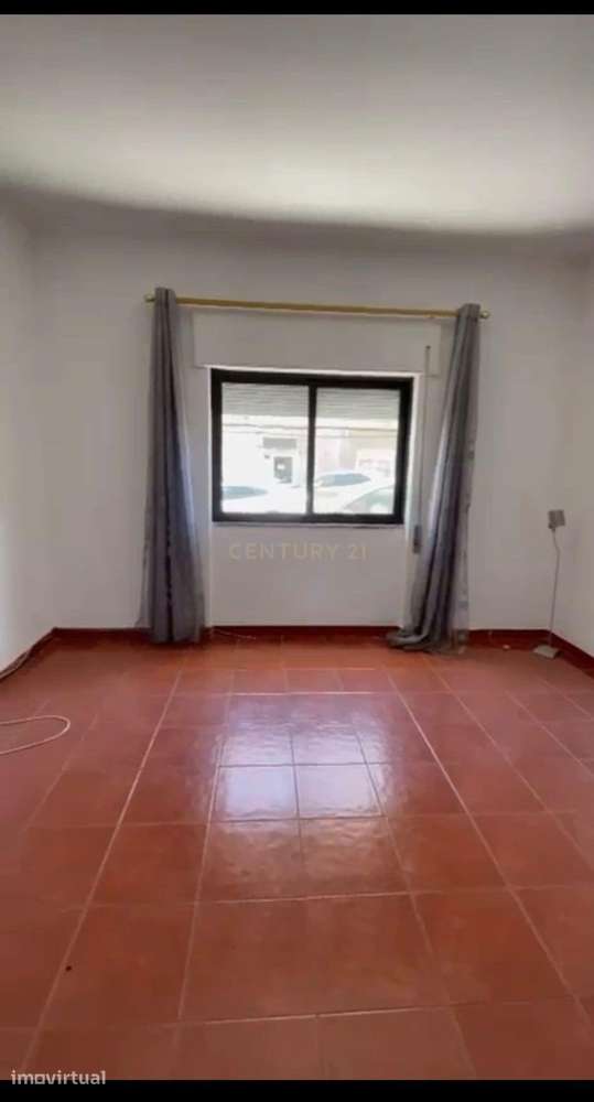 Apartamento T2 com 79m2, R/C na Baixa da Banheira - Grande imagem: 5/8